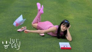 Kiss Me Blue Lyrics - Pami