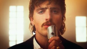 Momma Song Lyrics - Benson Boone