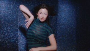 EVERYBODY KNOWS I'M SAD Lyrics - MARINA