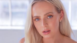 Golden Lyrics - Madilyn Bailey - Acoustic Version