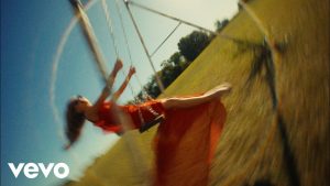 I Sit In Parks Lyrics - Kelsea Ballerini