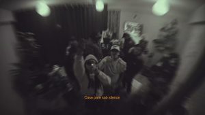 PAISA BOLCHA Lyrics - DONG